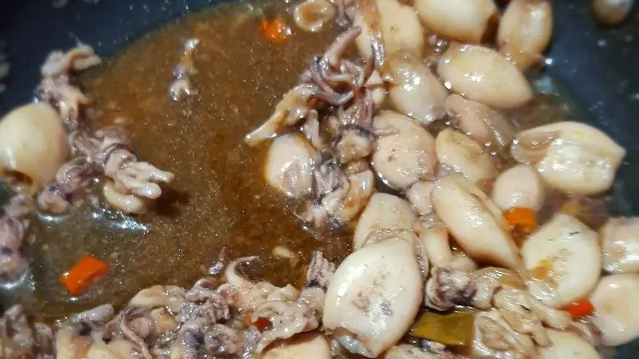Resep tumis baby cumi pedas manis. (dok. Cookpad @cook_11925328)
