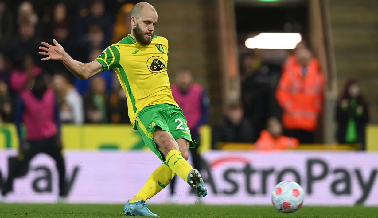 Norwich mendapatkan hadiah dan memanfaatkannya dengan baik melalui eksekusi Teemu Pukki untuk mengubah skor jadi 1-2. (AFP/Glyn Kirk)