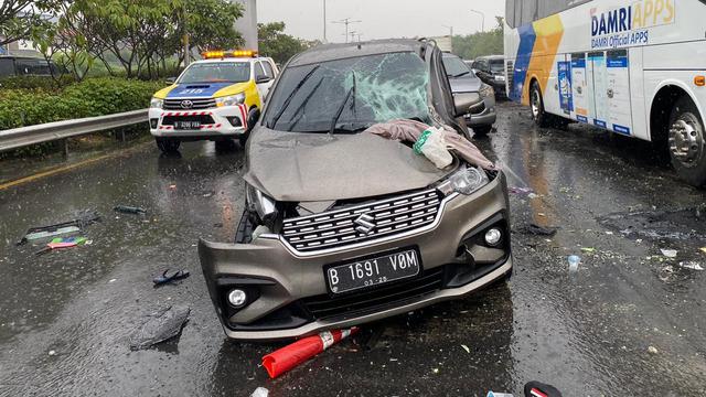 Kecelakaan lalu lintas di Tol Jagorawi Km 3, Senin 14 September 2020.