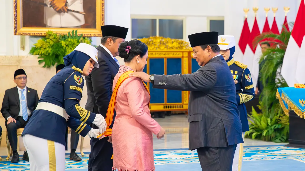 Ketua DPR RI Puan Maharani Terima Penghargaan Bintang Republik Indonesia Utama