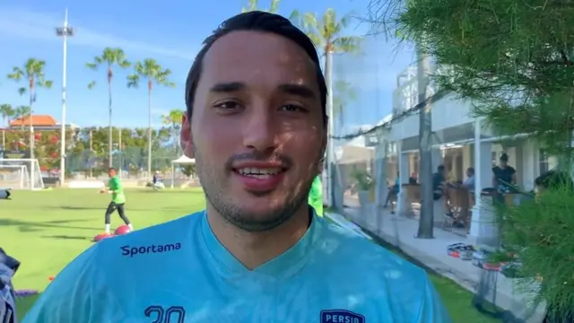 Ezra Walian