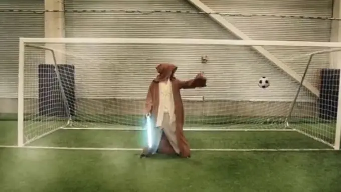 Begini Jadinya Kalau Para Superhero Cari Keringat di Lapangan