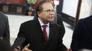 Rizal Ramli memberikan keterangan seusai menyerahkan berkas pengaduan Presidential Threshold di gedung Mahkamah Konstitusi (MK), Jakarta, Jumat (4/9/2020). Rizal Ramli mengajukan judicial review tentang threshold atau ambang batas pemilihan presiden ke MK. (Liputan6.com/Faizal Fanani)