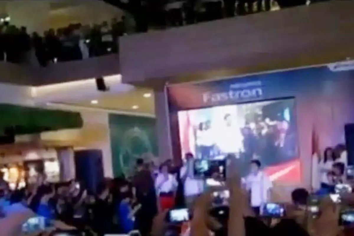 Ahok Marahi Repoter Asing hingga Rio Haryanto Ketemu Fans
