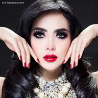 Syahrini juga ditanyai soal bulu mata dan pacar oleh polisi. (Foto: Instagram/princessyahrini)