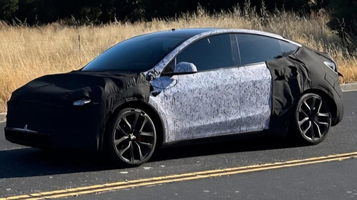 Tesla Model Y Performance Terbaru Tertangkap Kamera, Kapan Meluncur?