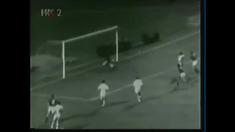 Video highlights piala Eropa 1968 antara Italia melawan Yugoslavia yang berakhir dengan skor 2-0. Gol Luigi Riva pada menit ke-12 menjadi gol tercepat di turnamen ini.