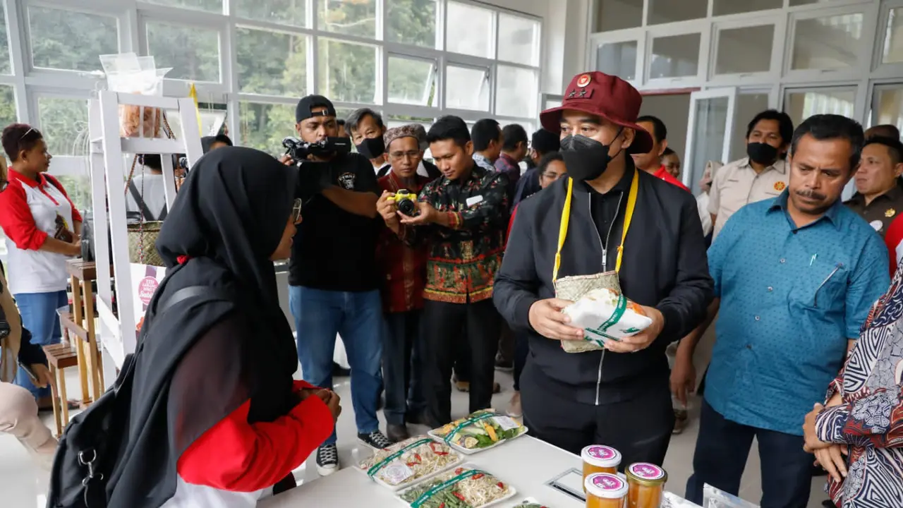 Awi mengungkapkan, penanaman jagung ini sebagai salah satu bukti dari totalitas BIN dan PMI dalam upaya mewujudkan kesejahteraan bagi masyarakat Papua dan Papua Barat.