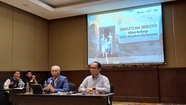 Direktur Surat Utang Negara Ditjen Pengelolaan Pembiayaan dan Risiko Kementerian Keuangan, Deni Ridwan dalam peluncuran Surat Berharga Negara (SBN) Ritel jenis Savings Bond Ritel (SBR) seri SBR013 di Hotel Sultan, Jakarta, Senin (10/6/2024).