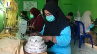 Tak Sekedar demi Rupiah, Kelompok Binaan Pertagas di Bontang Ikut Produksi Masker