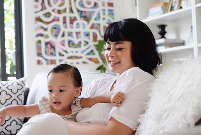 Alodita bersama buah hati | Photo: Copyright instagram.com/alodita