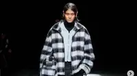 Rizal Rama Jadi Pembuka Show Brand Fesyen Korea di Paris Fashion Week 2023.&nbsp; Photo @lucatombolini @robinjorisdullers (dok Instagram/@persona_mgt/https://www.instagram.com/p/Cnj_U8sy7fU/?hl=en)