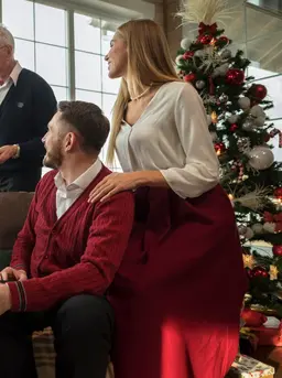 Salah satu ritual sederhana yang kini mulai banyak diperkenalkan dalam pola pengasuhan modern adalah family high-five circle—sebuah momen singkat namun penuh makna yang dilakukan bersama anggota keluarga sebagai bentuk apresiasi, semangat, dan rasa kebersamaan. (foto/dok: freepik)