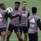 Aurelien Tchouameni tampak dalam latihan skuad Real Madrid menjelang laga El Clasico melawan Barcelona pada Sabtu (09/05/2026) waktu setempat. (AFP/Oscar Del Pozo)