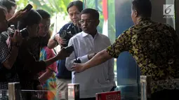Mantan Mensos dan Sekjen Partai Golkar Idrus Marham tiba untuk menjalani pemeriksaan oleh penyidik KPK, Jakarta, Jumat (31/8). Idrus Marham diperiksa sebagai tersangka kasus menerima suap Rp 4,8 miliar proyek PLTU Riau-1. (Merdeka.com/Dwi Narwoko)