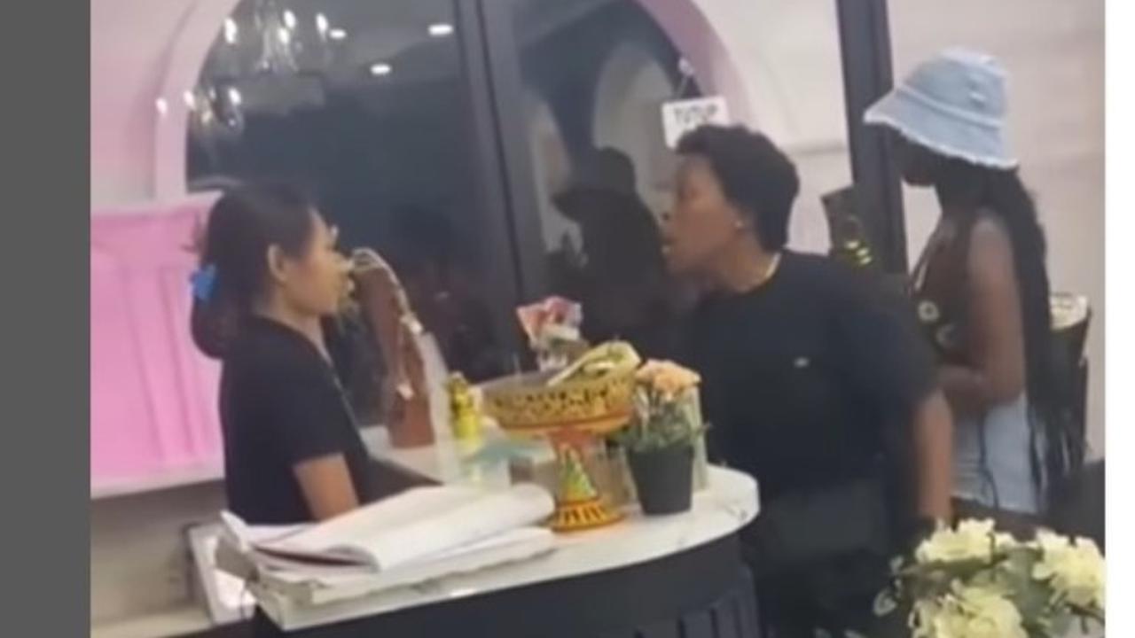 Turis Asing di Bali Tolak Bayar Treatment dan Aniaua Karyawan Nail Art Sttudio