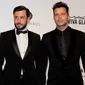 Artis Jwan Yosef dan penyanyi Ricky Martin saat mengahdiri malam Academy Awards kedua Elton John AIDS Foundation di Hollywood Barat, California. (26/2/2017). Pernikahannya telah digelar diam-diam (AFP PHOTO / Tibrina Hobson)