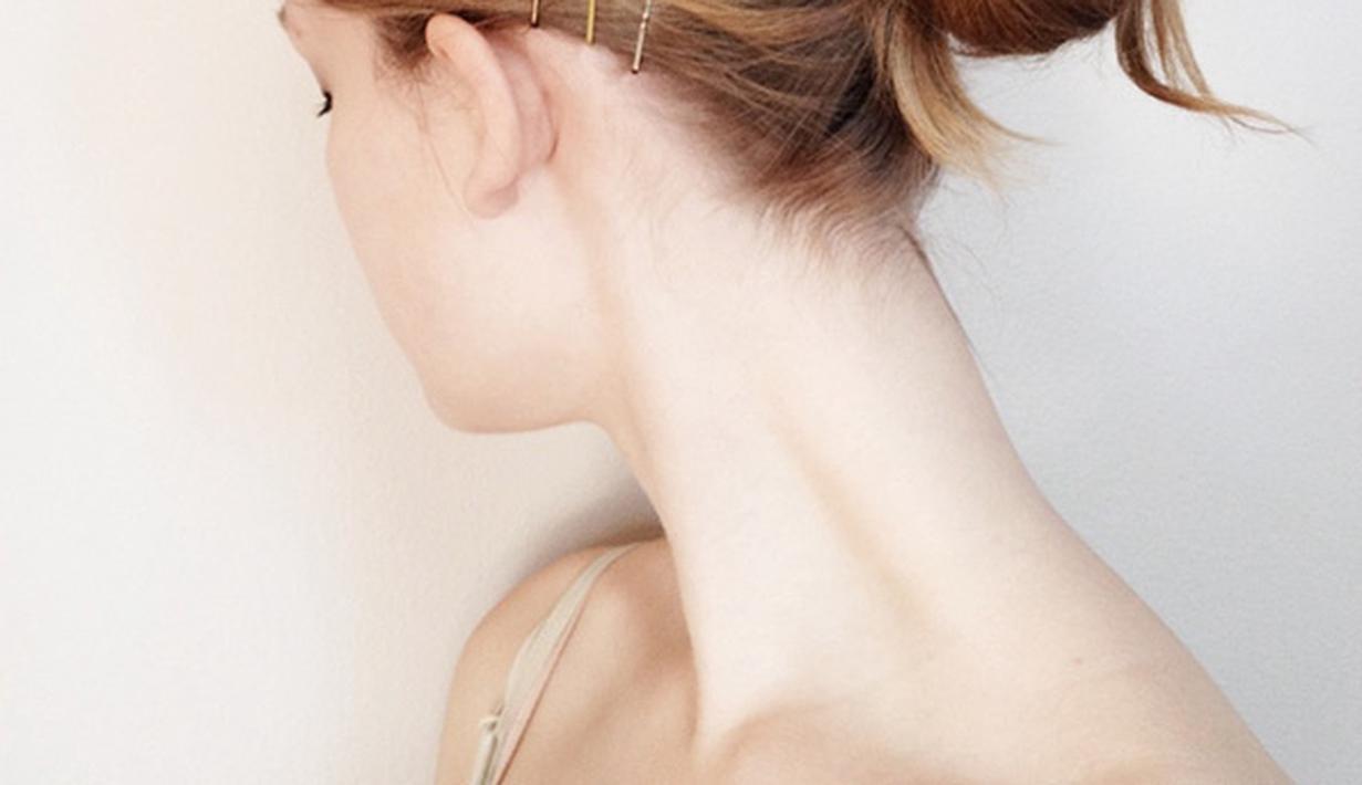 10 Cara  Memakai Jepit  Rambut  Mulai Yang Cantik  Sampai Aneh 