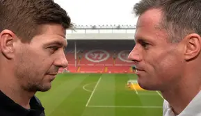 Dua legenda Liverpool, Steven Gerrard (kiri) dan Jamie Carragher (kanan). (AFP/Paul Ellis)