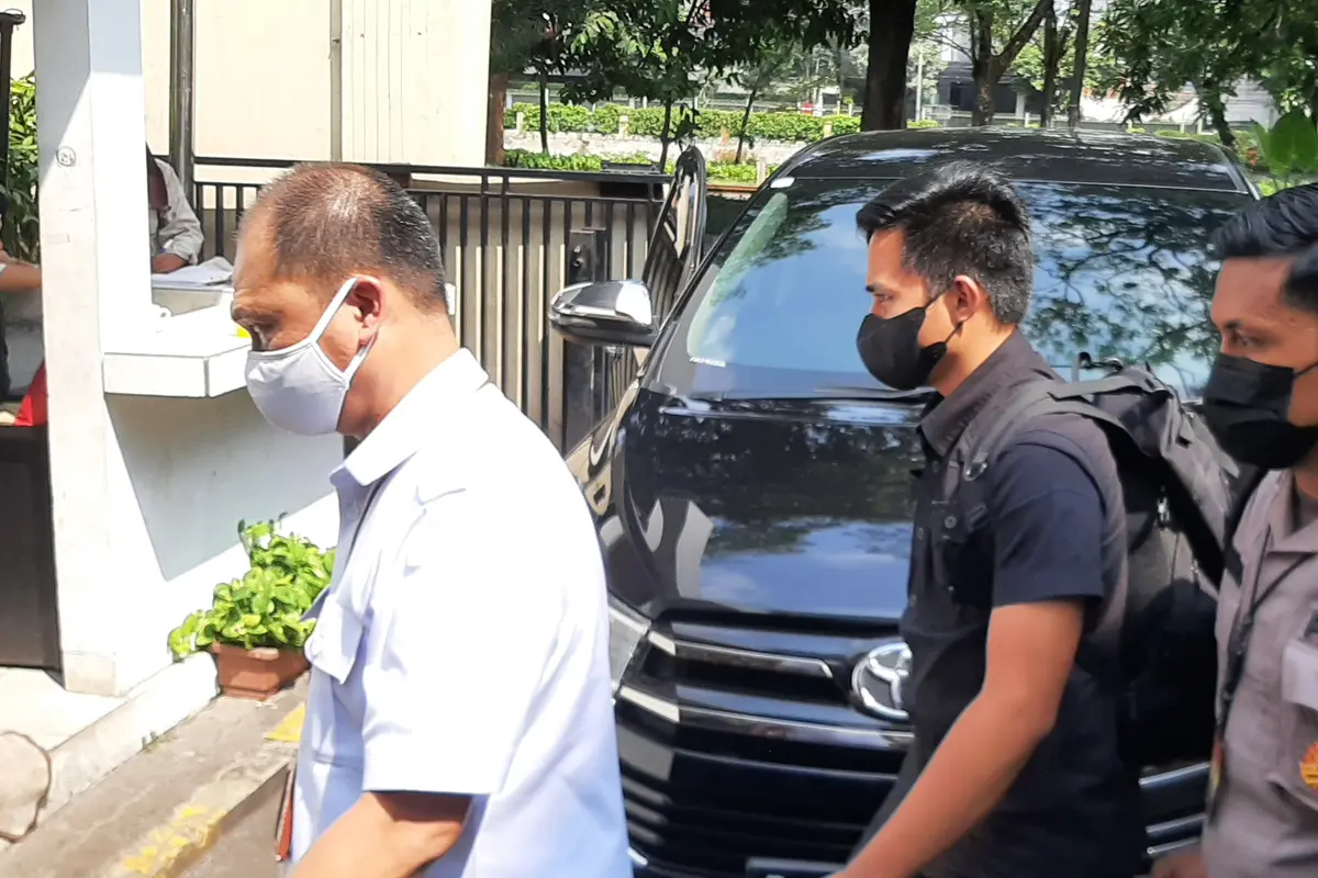 Bharada RE atau Richard Eliezer (dua dari kiri) penuhi panggilan Komnas HAM