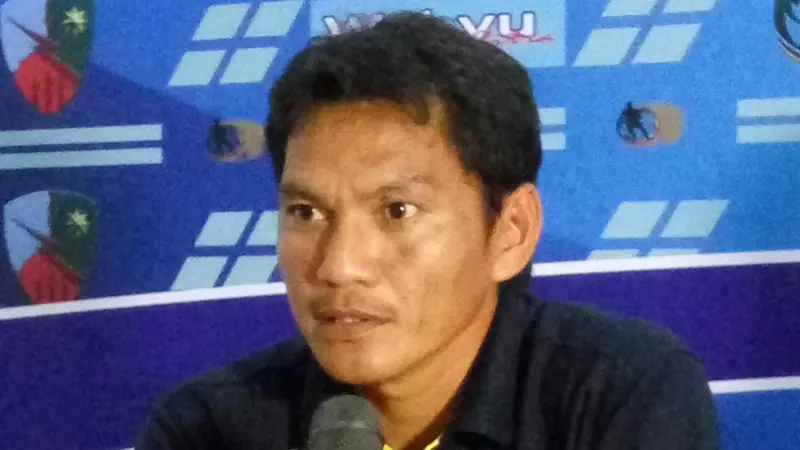 Staf pelatih Cilegon FC Imam Riyadi