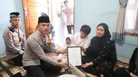 Keluarga Polisi Korban Tragedi 'Pesta Rakyat' Pernikahan Putra KDM di Garut Terima SK Kenaikan Pangkat Anumerta