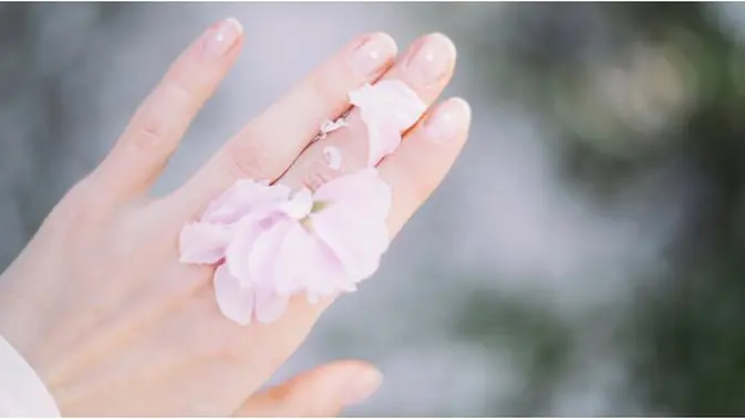Tips Menghilangkan Bintik Putih Pada Kuku Beauty Fimela Com