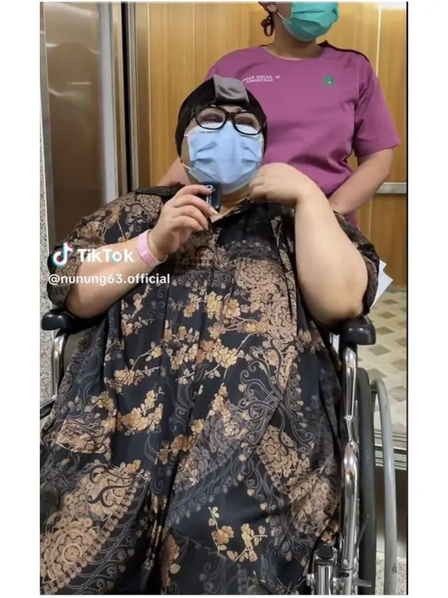 6 Momen Haru Nunung Srimulat Sebelum Operasi Kanker Payudara, Setia Didampingi Suami