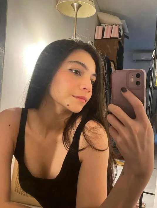 <p>Fergie dikenal sebagai aktris yang membintangi beberapa film. Ia pernah bermain dalam Film Tarung Sarung, Wedding Agreement, dan Remember the Flavor. [Foto: instagram.com/fergie_brittany]</p>