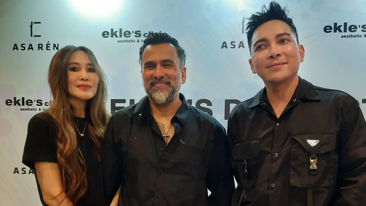 Jeremy Thomas, Ina Thomas, dan dokter Ekles.