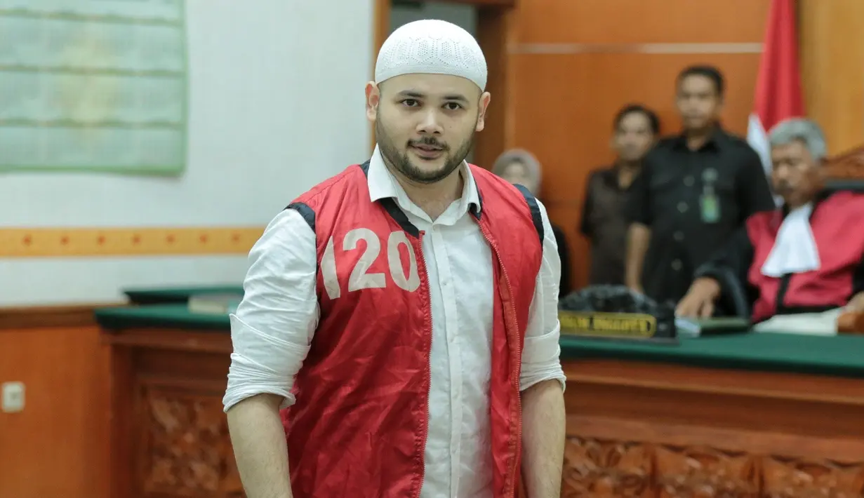 Pada Maret 2017, Ridho Rhoma tertangkap pihak Kepolisian membawa narkoba jenis shabu seberat 0,7 gram. (Adrian Putra/Bintang.com)