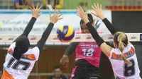 Pemain Jakarta BNI 46, Bethani De la Cruz (tengah). (Bola.com/Gatot Susetyo)