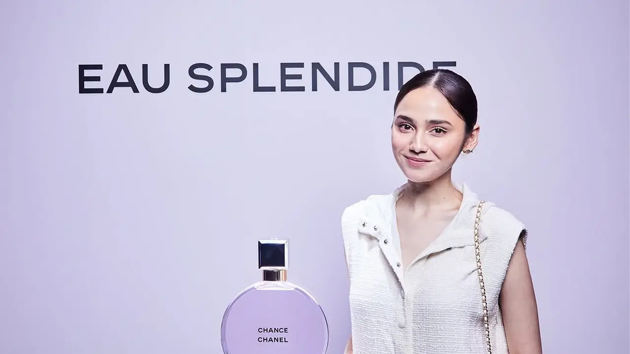 Gaya Elegan dan Clean Syifa Hadju Hadiri Acara Peluncuran Parfum Terbaru Chanel di Tokyo