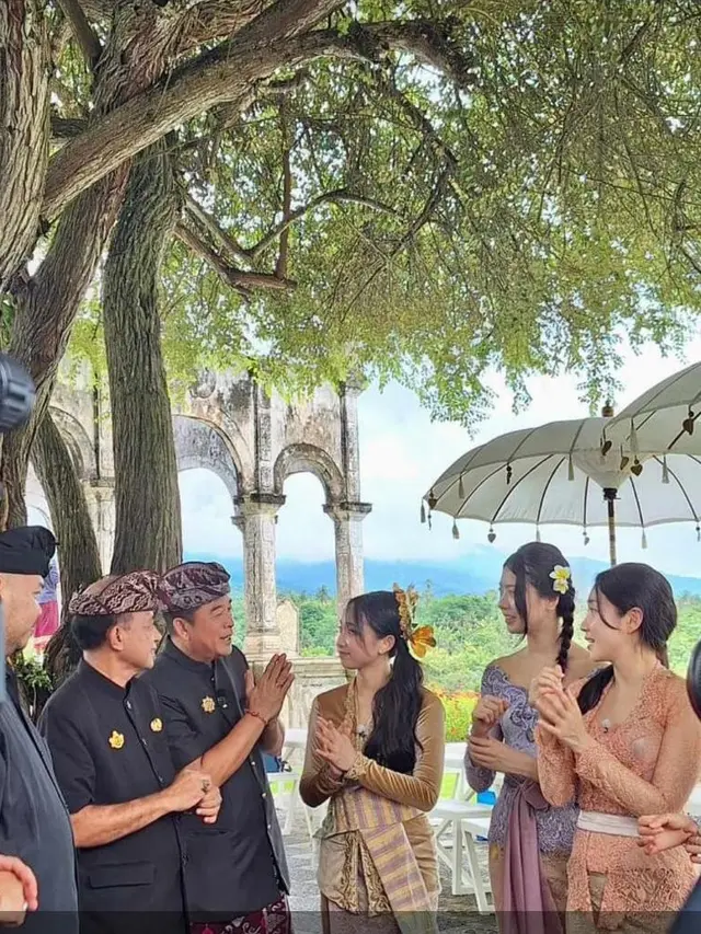 6 Gaya Hyoyeon SNSD hingga Dita Karang SECRET NUMBER Syuting di Pulau Dewata, Tampil Menawan Berkebaya Bali