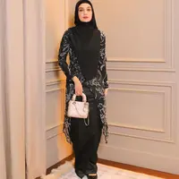 Lihat di sini inspirasi kebaya kondangan ala Shireen Sungkar. [@shireensungkar].