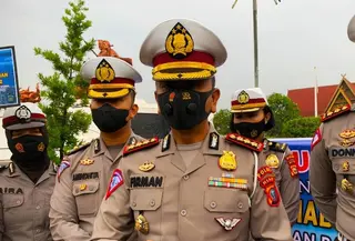 Direktur Lalu Lintas Polda Riau Komisaris Besar Firman Darmansyah saat memberikan himbauan aman soal mudik lebaran. (Liputan6.com/M Syukur)