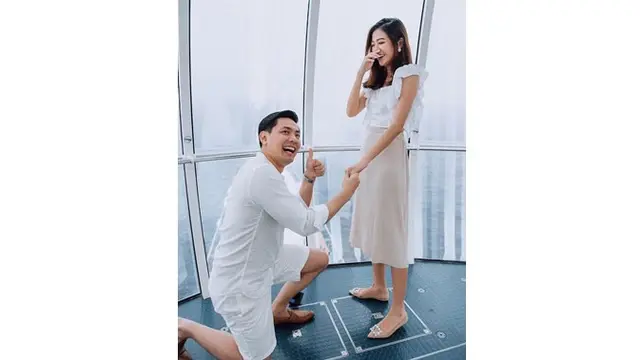 Mantan personel Princess ini menerima lamaran sang kekasih, Nicolas.