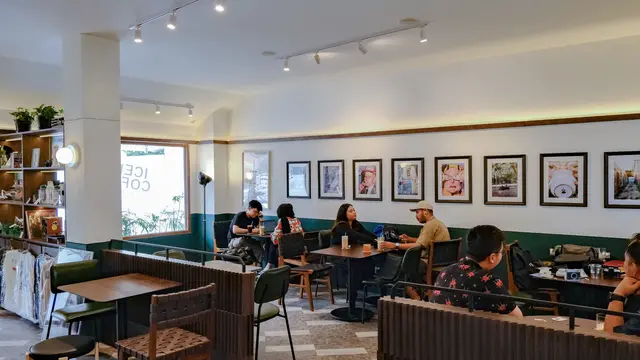 Titik Koma, salah satu brand kopi yang berdiri sejak 2016 kini memiliki 47 cabang di 18 kota di Indonesia.