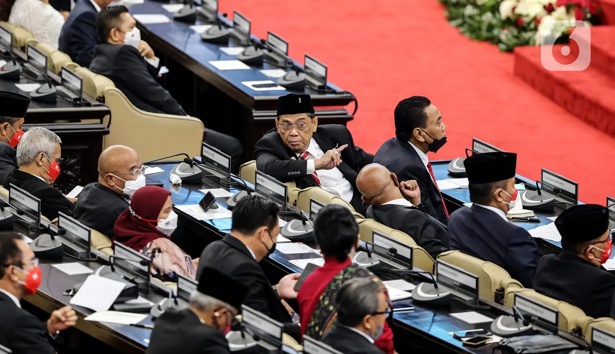 Anggota DPR menghadiri rapat Paripurna DPR pembukaan masa persidangan I DPR tahun sidang 2022-2023 di Gedung Nusantara, Kompleks Parlemen, Senayan, Jakarta, Selasa (16/8/2022). (Liputan6.com/Johan Tallo)