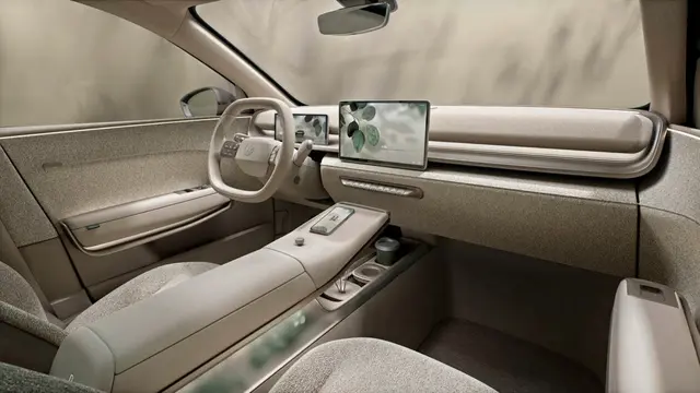 Kabin ID.Cross Concept dirancang sebagai “oasis modern” dengan material ramah lingkungan dan hadirnya tanaman asli di konsol tengah (Volkswagen)