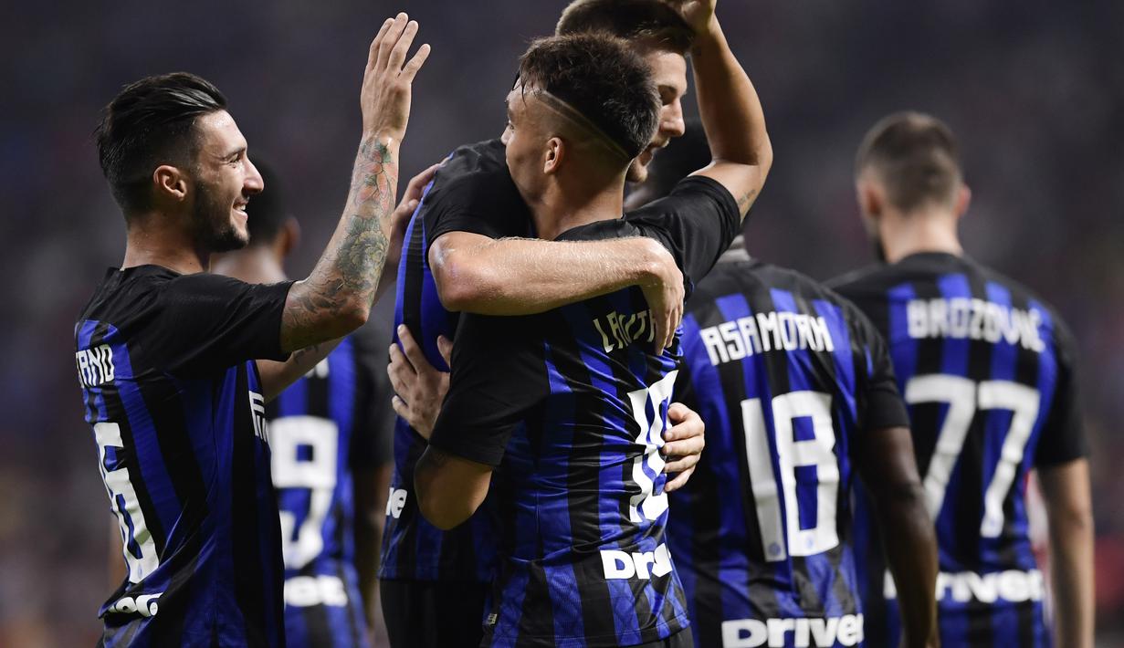 Perbedaan prinsip bahwa AC Milan tak ingin diisi oleh pemain diluar Italia adalah penyebabnya. Sehingga kemudian mereka memutuskan memisahkan diri dan terbentuklah Inter Milan yang mayoritas diisi oleh pemain non Italia. (AFP/Javier Soriano)