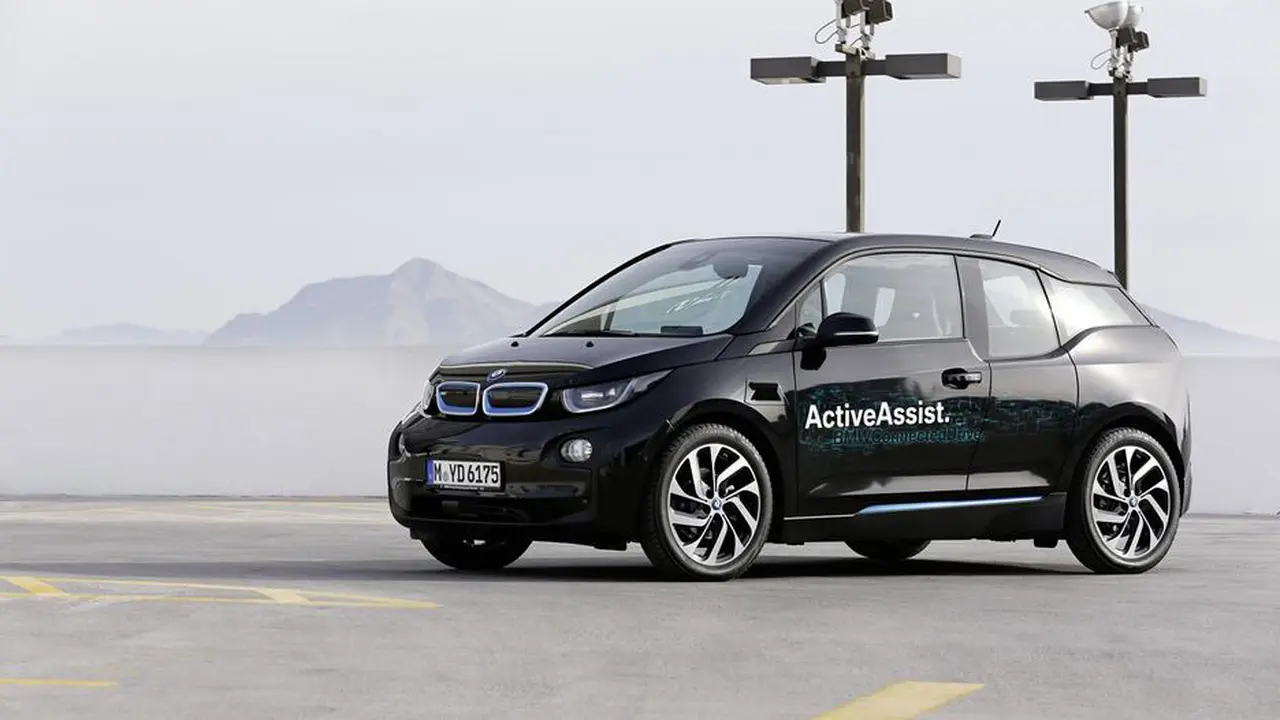 BMW Sebut Persoalan Moral Perlambat Pengembangan Mobil Otonomos