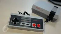 NES Classic Edition, Konsol lawas yang Nintendo hidupkan kembali. (Liputan6.com/ Iskandar)