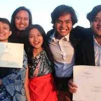 Film Prenjak berhasil meraih penghargaan Leica Cine Discovery Prize For Short Film dari Semaine De La Critique Cannes Film Festival 2016.