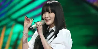 Selain membawakan lagu-lagu hits seperti Killing Me dan Gotta Go, Chung Ha juga menarik perhatian dengan pilihan busananya. [KLY/Budy Santoso].