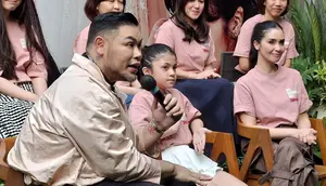 Pesan Ivan Gunawan di Nobar Film Terbaru, Bangun Komunikasi dengan Ibu Selagi Sempat