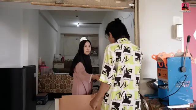 Potret Warung Makan Sederhana Fajar Sadboy di Jakarta / Youtube Official Fajar Sadboy