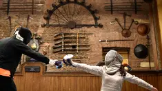 Musumeci Greco berdiri sejak tahun 1878 dan merupakan salah satu sekolah anggar tertua di dunia dan disebut sebagai padepokan anggar Italia. (AFP/Alberto Pizzoli)