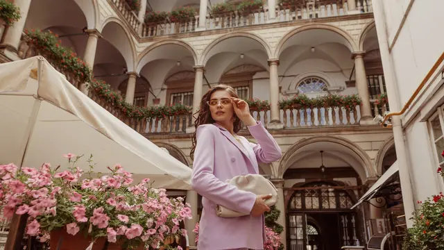 6 Outfit Paling Instagenic yang Bisa Bikin Fotomu Makin Estetik di Media Sosial