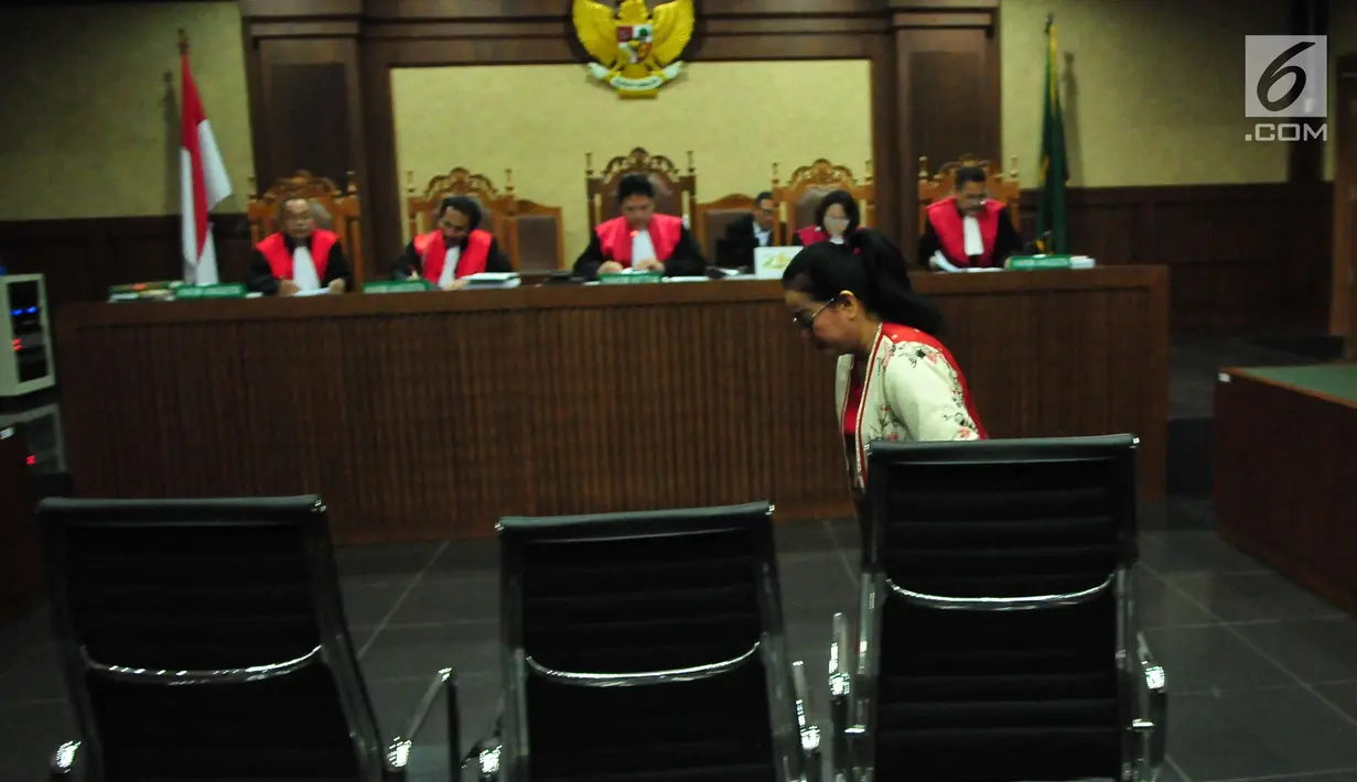 Miryam S Haryani saat sidang lanjutan kasus dugaan pemberian keterangan palsu dalam sidang kasus KTP Elektronik di Pengadilan Tipikor, Jakarta, Senin (21/8). Sidang tersebut beragendakan pemeriksaan saksi. (Liputan6.com/Helmi Afandi)